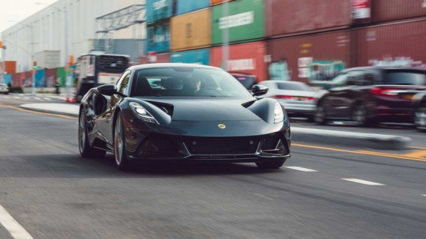 Компания Lotus собирается представить гоночный Emira 5 мая Компания Lotus собирается представить гоночный Emira 5 мая