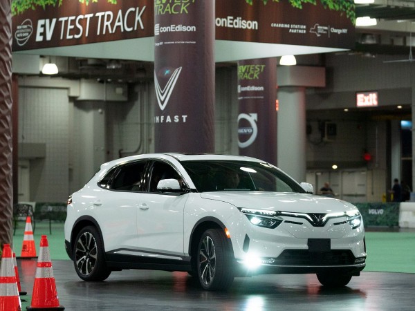 Компания VinFast продолжает международную экспансию и объявила цены на VF 8 и VF 9 для Канады и ЕС