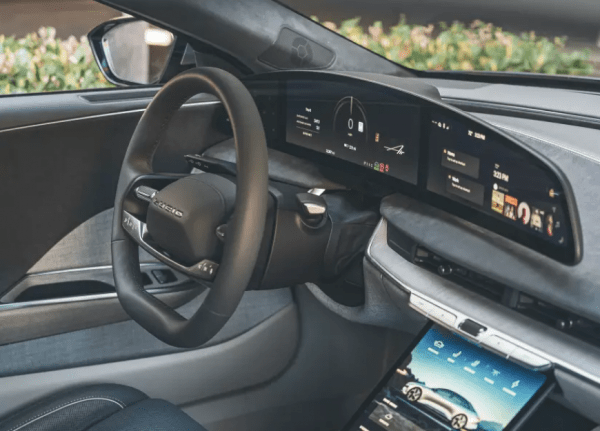 Названы лучшие автомобильные интерьеры 2022 года