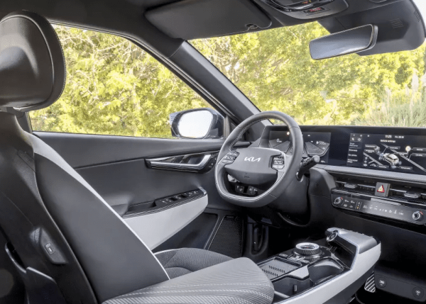 Названы лучшие автомобильные интерьеры 2022 года