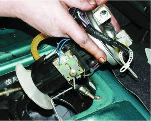 Почему двигатель автомобиля не заводится: как найти причину