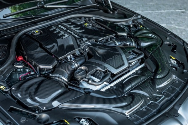 Тюнінг-ательє Manhart Manhart круто доопрацювало BMW M5 CS