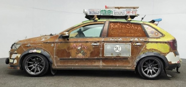 Skoda Rapid перетворили на іржавого монстра