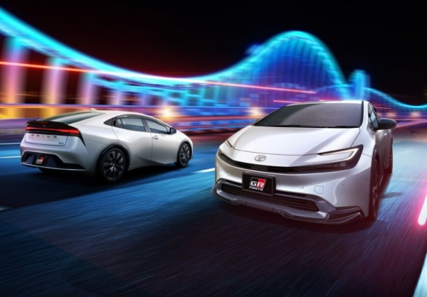 Новий Toyota Prius отримав неймовірний заводський тюнінг Новий Toyota Prius отримав неймовірний заводський тюнінг