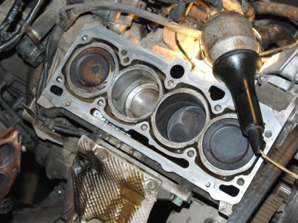 Антифриз или тосол в масле: что будет с двигателем