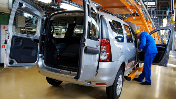 Автоконцерн АВТОВАЗ может отложить возобновление сборочного процесса LADA Largus до осени 2023 года