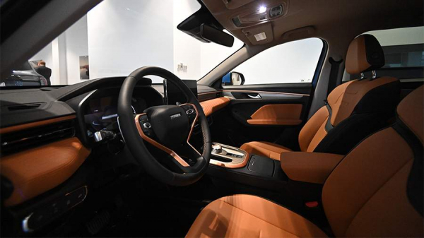 Доля кроссоверов на российском рынке достигла рекордных 57%
