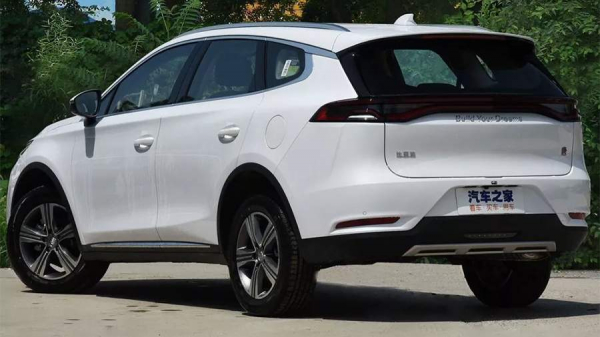 Две модели кроссовера марки BYD представлены в России
