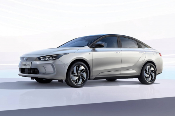 Дорого, опасно и негде заряжаться: 5 главных заблуждений, мешающих купить электромобиль