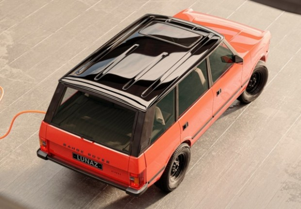 Компанія Девіда Бекхема перетворює старі Range Rover на стильні електрокари