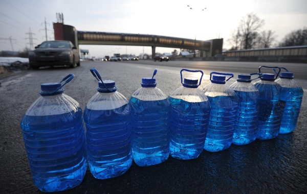 &laquo;Известия&raquo;: НАС попросит легализовать в РФ незамерзайку с метанолом