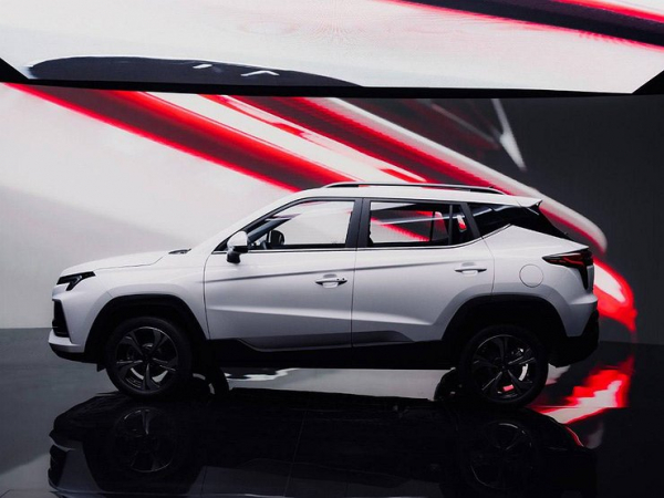 &laquo;Москвич&raquo; блефует, наш автопром окончательно переходит на &laquo;электрички&raquo;, а водителям грозят новые штрафы: итоги недели