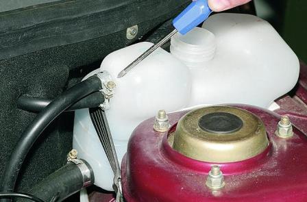 Расширительный бачок системы охлаждения мотора: назначение, устройство, неисправности