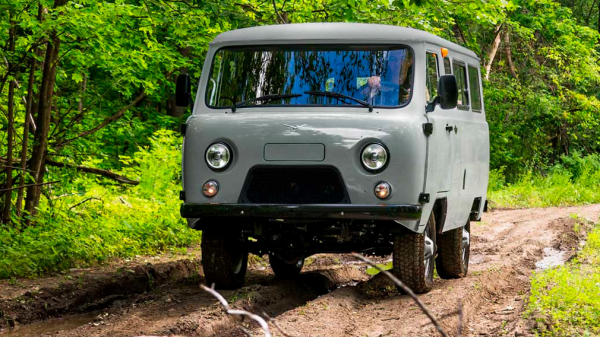 Компания УАЗ развеяла самые частые слухи о &laquo;Буханке&raquo; и &laquo;Хантере&raquo;