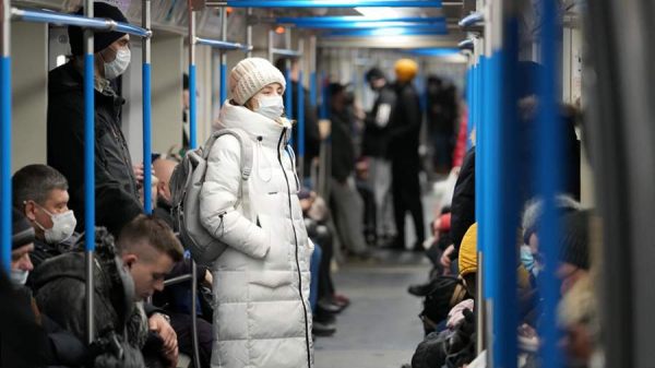 Роспотребнадзор назвал эпидситуацию в РФ не требующей федеральных мер ограничения
