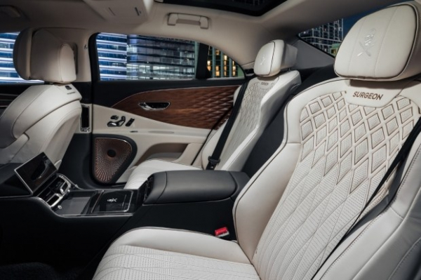 Bentley показала унікальний Flying Spur від творця кросівок