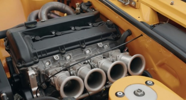 Британець перетворив стару &laquo;копійку&raquo; на супершвидкісний спорткар