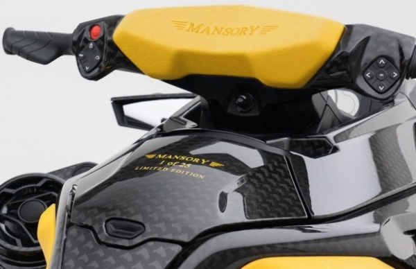 Ательє Mansory показало тюнінгований гідроцикл