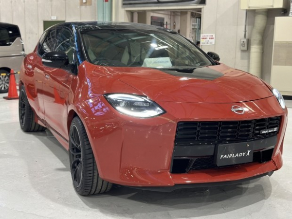 Японці &laquo;схрестили&raquo; спорткар Nissan із кросовером