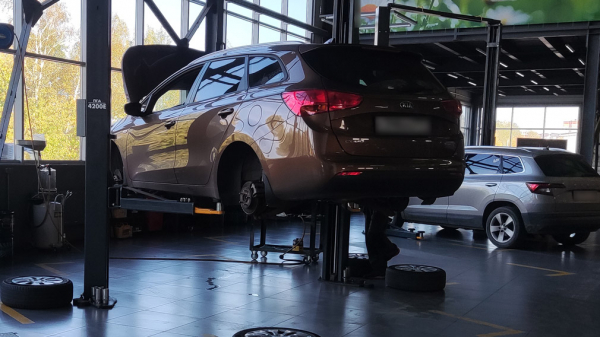 Эксперты рассказали, где и как россияне обслуживают свои машины после окончания гарантии