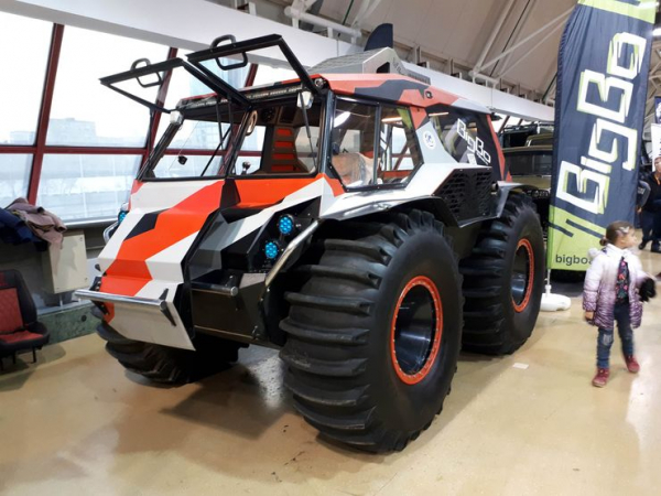 Больше грязи: самые крутые российские бездорожники показали на выставке &laquo;Вездеходер&raquo;