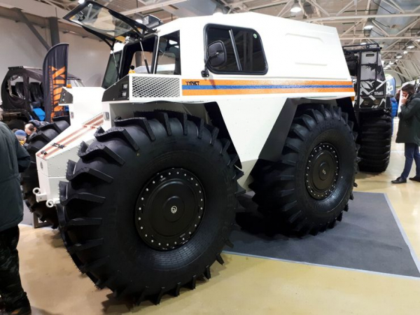 Больше грязи: самые крутые российские бездорожники показали на выставке &laquo;Вездеходер&raquo;