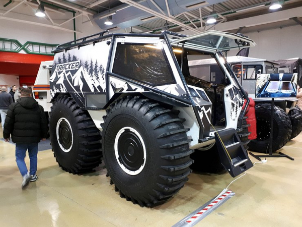 Больше грязи: самые крутые российские бездорожники показали на выставке &laquo;Вездеходер&raquo;