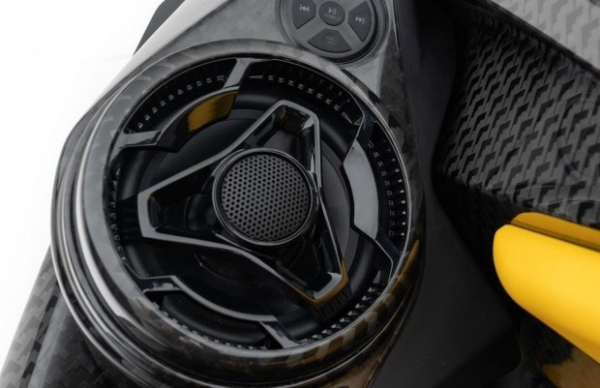 Ательє Mansory показало тюнінгований гідроцикл