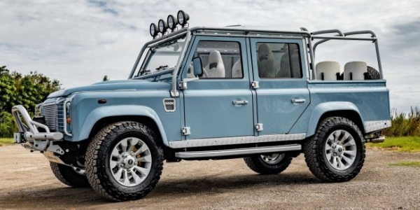Презентовано рестомод Land Rover Defender 110 з елементами Ferrari та Porsche