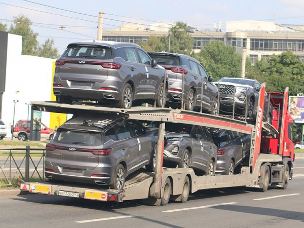 Если Китай уйдет: Мантуров пообещал отечественному автопрому 80% российского рынка