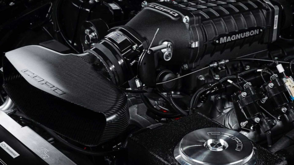 Гоночный Chevrolet Camaro 2023 года можно купить с 1004-сильным ZZ632 V8 