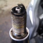 Когда нужно менять свечи зажигания: по пробегу, по состоянию или по эффекивности работы