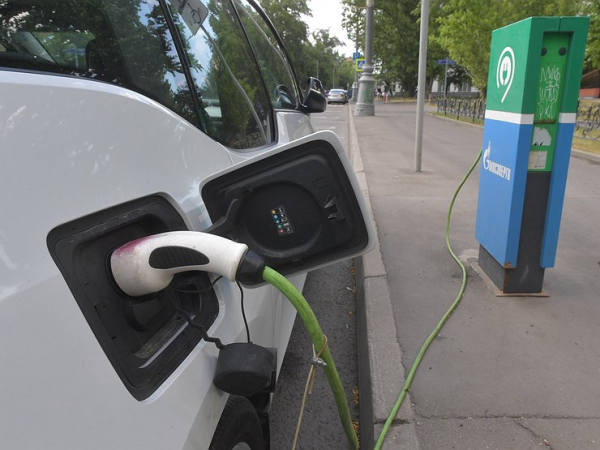 Обман века: Европа начинает запрещать электромобили