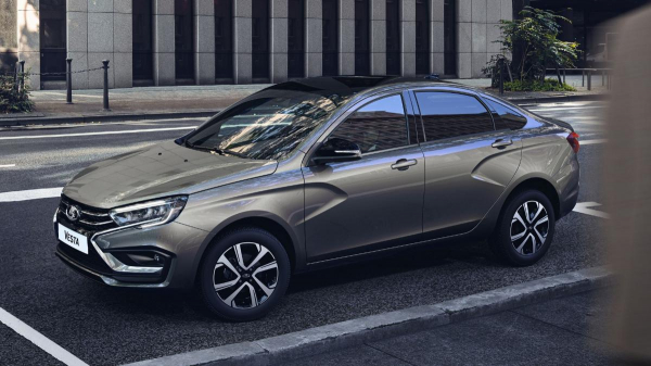 Обозреватель Drom ответил, почему АВТОВАЗ не смог оперативно установить новый &laquo;автомат&raquo; на Vesta