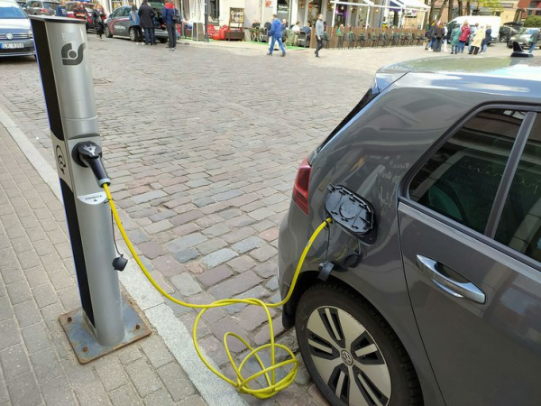 Почему электромобили лишат граждан всего личного имущества