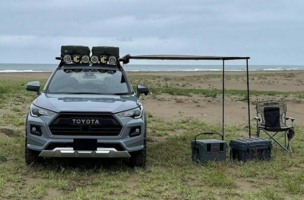 Компактний кросовер Toyota Corolla Cross підготували до бездоріжжя