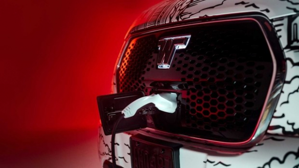 Представлено електричний екобудинок на колесах на базі Ford Transit