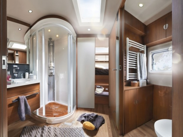 На базі Fiat Ducato розробили розкішний дім на колесах