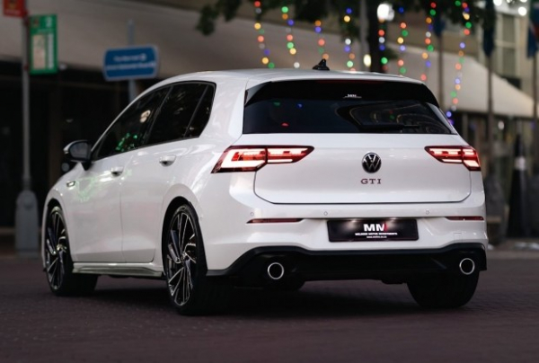 Представлено перший у світі броньований хечбек Volswagen Golf GTI Представлено перший у світі броньований хечбек Volswagen Golf GTI