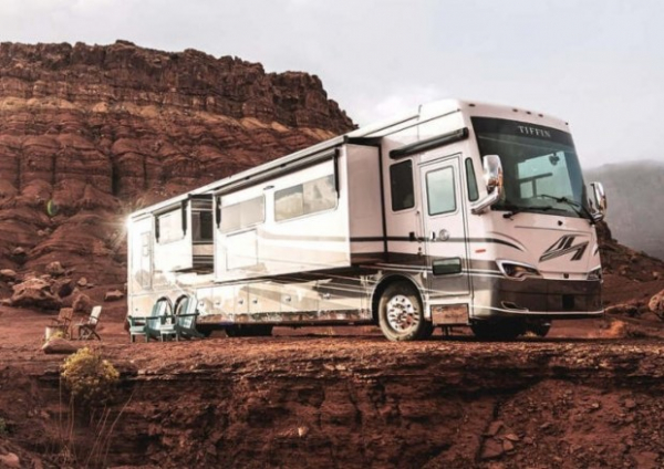 Представлено один із найрозкішніших будинків на колесах