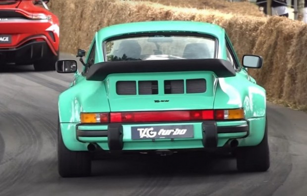 Старий Porsche 911 повернули у виробництво й оснастили двигуном від McLaren