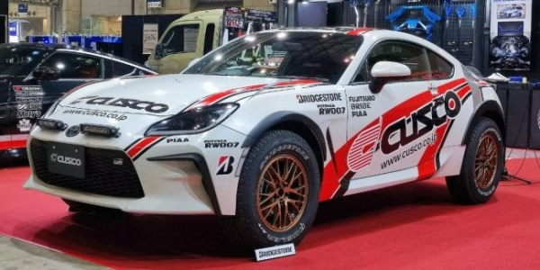 Спортивне купе Toyota перетворили на нестандартний кросовер