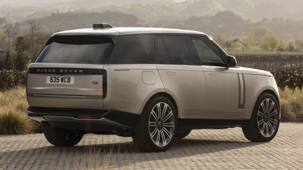 Россияне выбрали главную автомобильную новинку 2022 года Россияне выбрали главную автомобильную новинку 2022 года