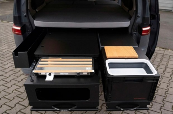 Volkswagen Multivan перетворили на затишний кемпер