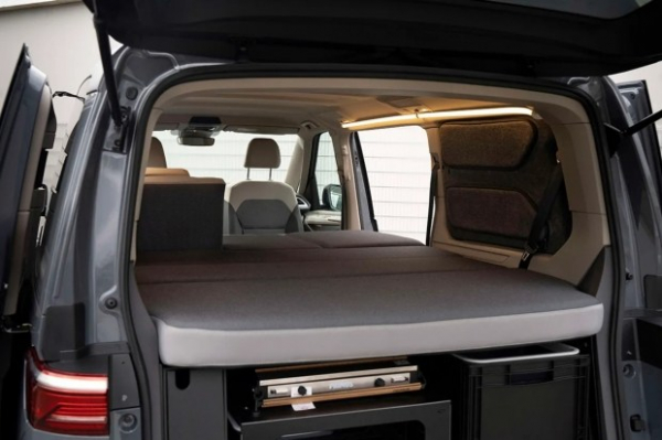 Volkswagen Multivan перетворили на затишний кемпер