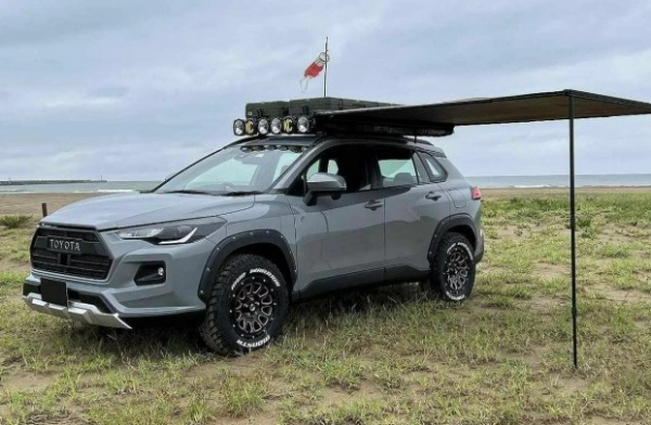 Компактний кросовер Toyota Corolla Cross підготували до бездоріжжя