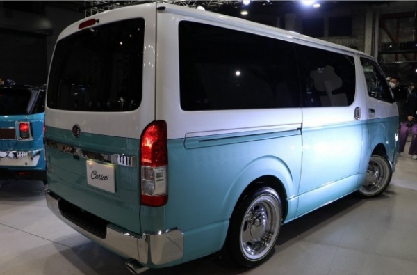 Моделі Toyota отримали оригінальні ретроверсії Моделі Toyota отримали оригінальні ретроверсії