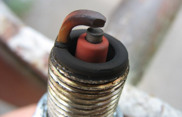 Что можно понять по цвету свечей зажигания при проверке Что можно понять по цвету свечей зажигания при проверке