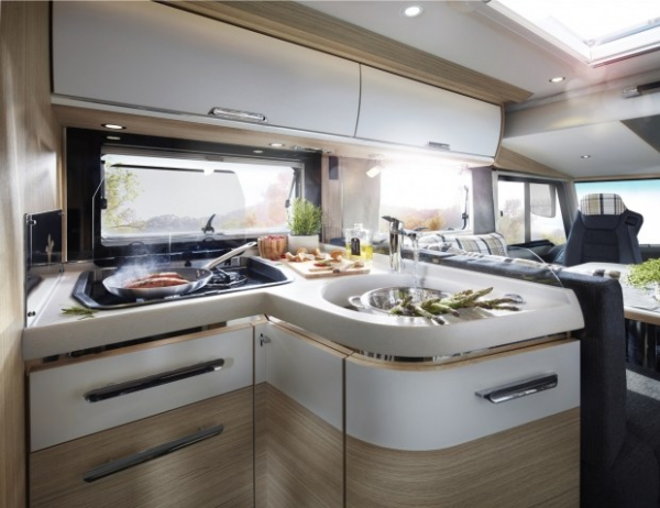 На базі Fiat Ducato розробили розкішний дім на колесах