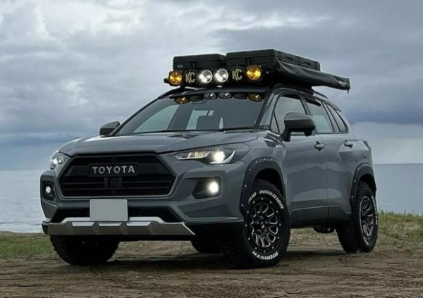 Компактний кросовер Toyota Corolla Cross підготували до бездоріжжя